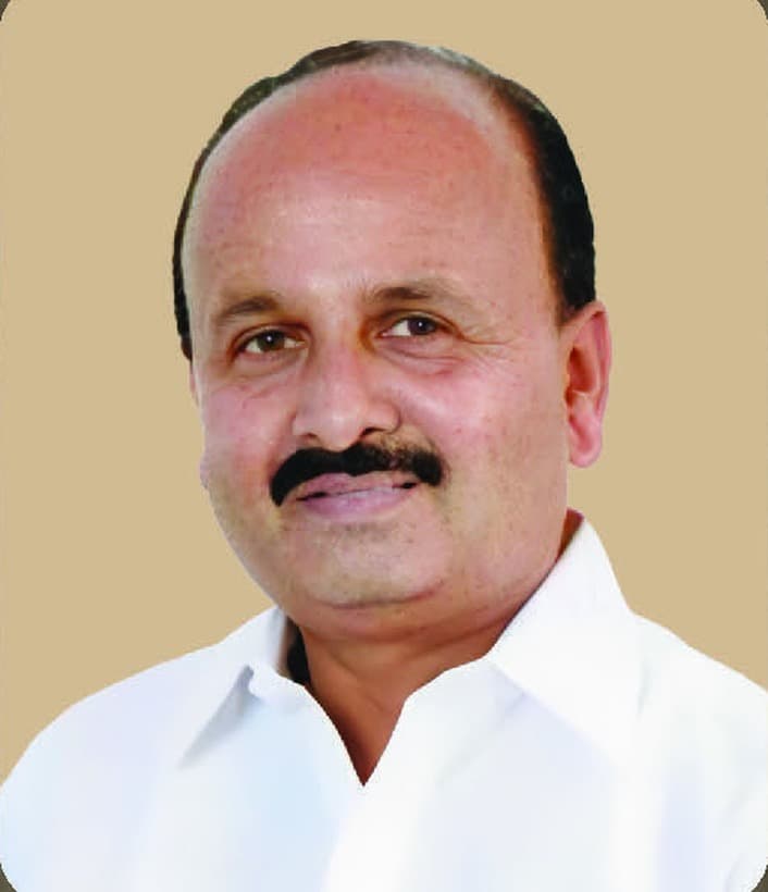 मा. श्री. दिलीप नारायण पटेकर